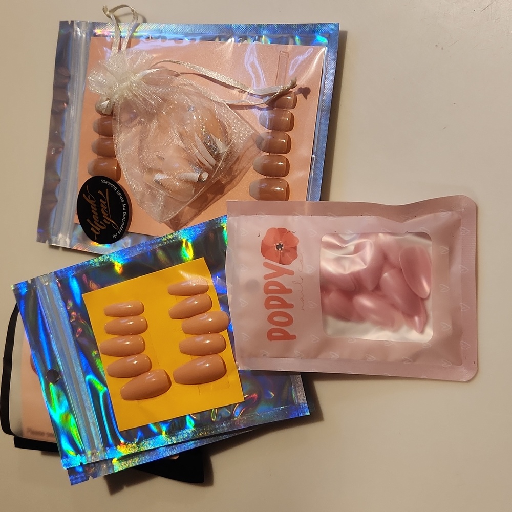 Press On Nails Bundle, 4 sets in Various Shades of Pink NWT